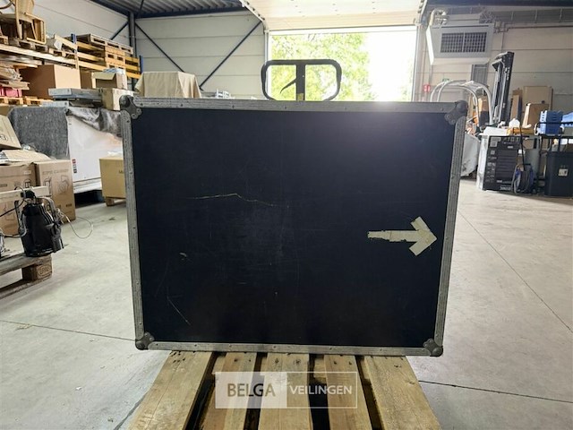 Flightcase leeg afm 105x84x31 - afbeelding 1 van  2