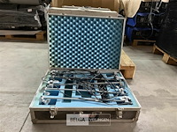 Flightcase met 4x flexibel tafellamp met clip