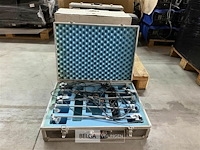 Flightcase met 4x flexibel tafellamp met clip - afbeelding 2 van  5