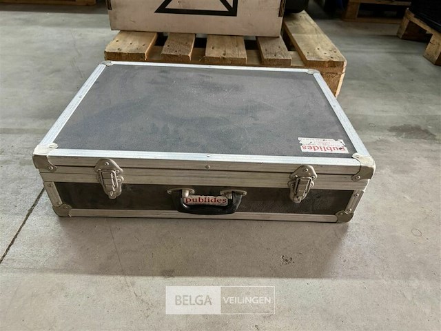 Flightcase met 4x flexibel tafellamp met clip - afbeelding 3 van  5