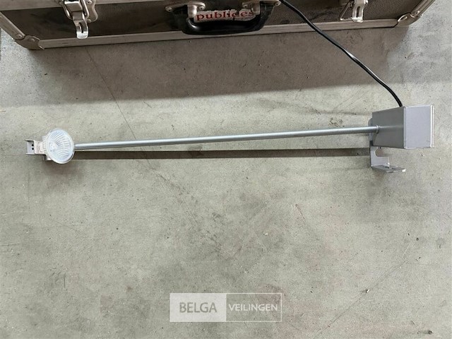 Flightcase met 4x flexibel tafellamp met clip - afbeelding 4 van  5