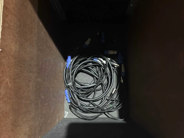 Flightcase met audio kabels - afbeelding 3 van  6
