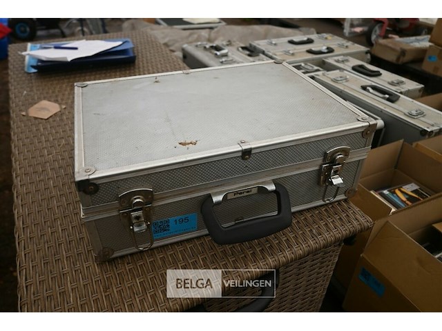 Flightcase met cd's - afbeelding 4 van  4