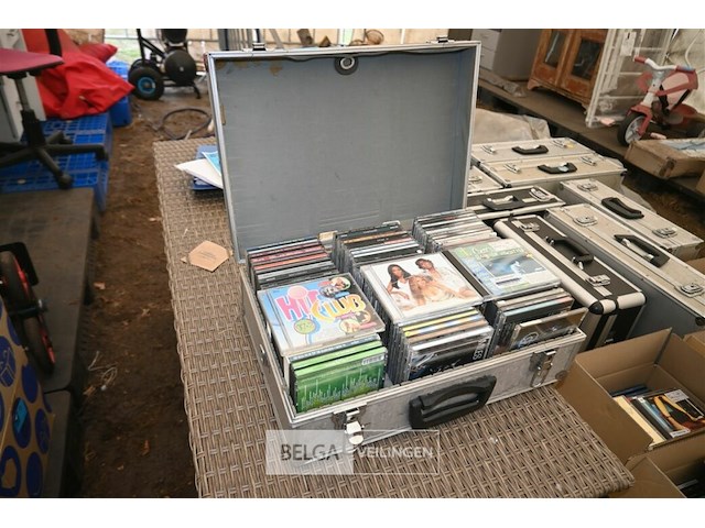 Flightcase met cd's - afbeelding 1 van  4