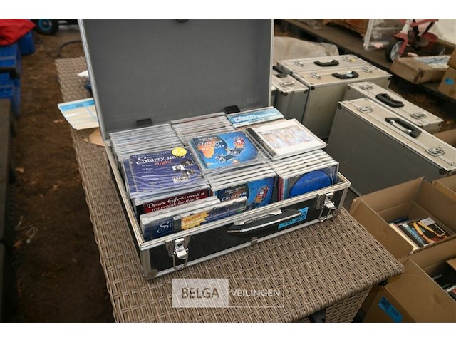 Flightcase met cd's - afbeelding 1 van  4