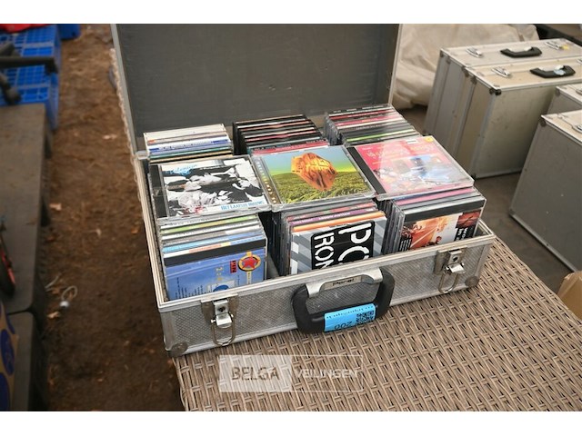 Flightcase met cd's - afbeelding 1 van  4
