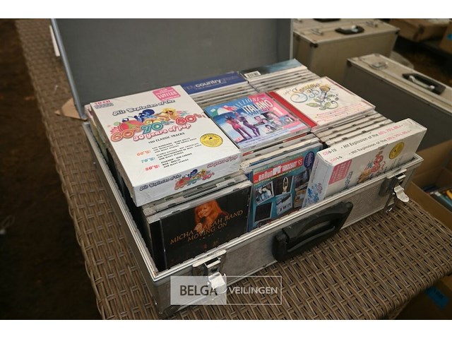 Flightcase met cd's - afbeelding 1 van  4