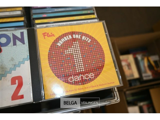 Flightcase met cd's - afbeelding 3 van  4