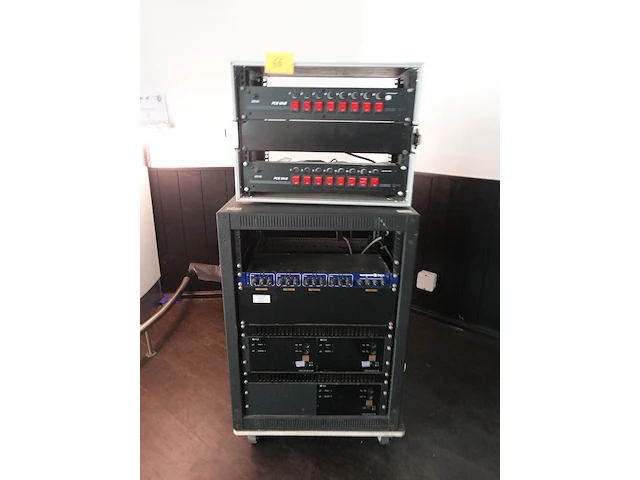Flightcase met inhoud - afbeelding 1 van  4