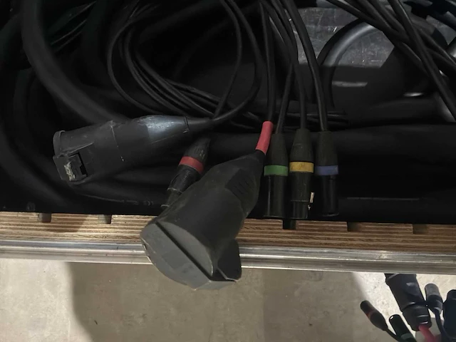 Flightcase met multikabel 50m - afbeelding 2 van  3
