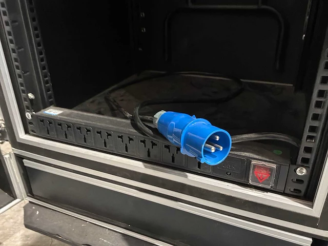 Flightcase met rack - afbeelding 4 van  8