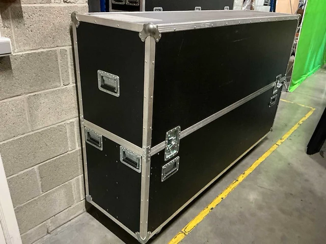 Flightcase voor grote beeldschermen - afbeelding 1 van  4