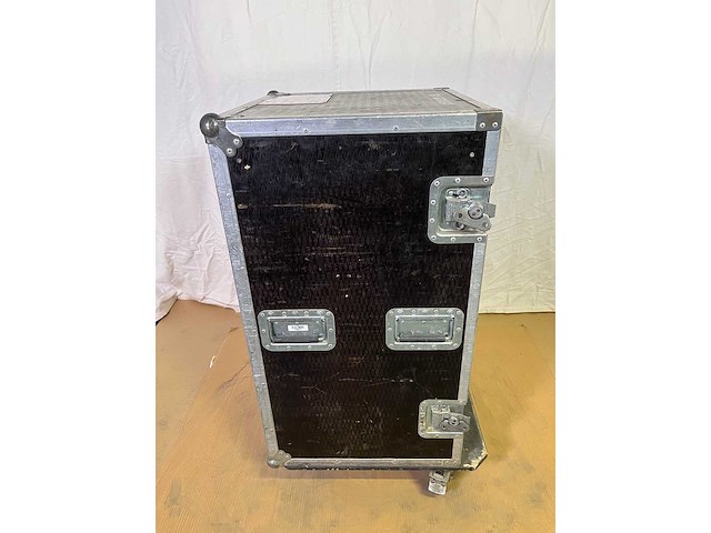 Flightcase - afbeelding 1 van  4