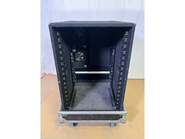 Flightcase - afbeelding 1 van  7