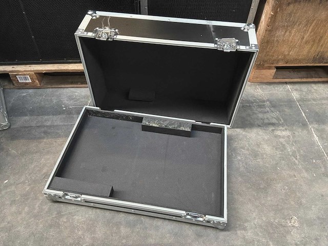 Flightcases (2x) - afbeelding 1 van  13