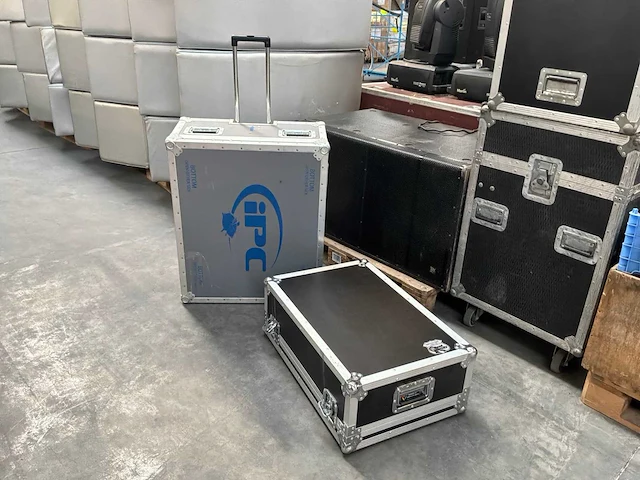 Flightcases (2x) - afbeelding 1 van  13