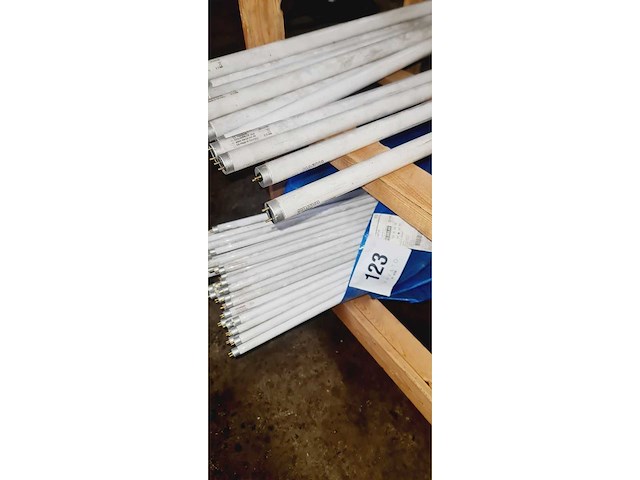 Fluorescentiebuizen (60x) - afbeelding 1 van  7