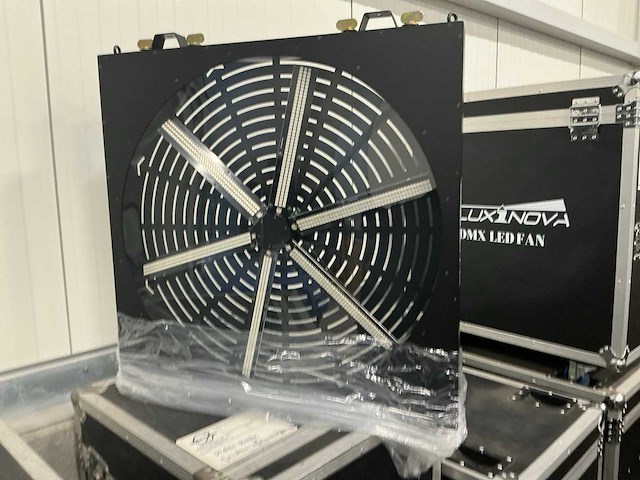 Fluxinova dmx led fan (4x) - afbeelding 1 van  4