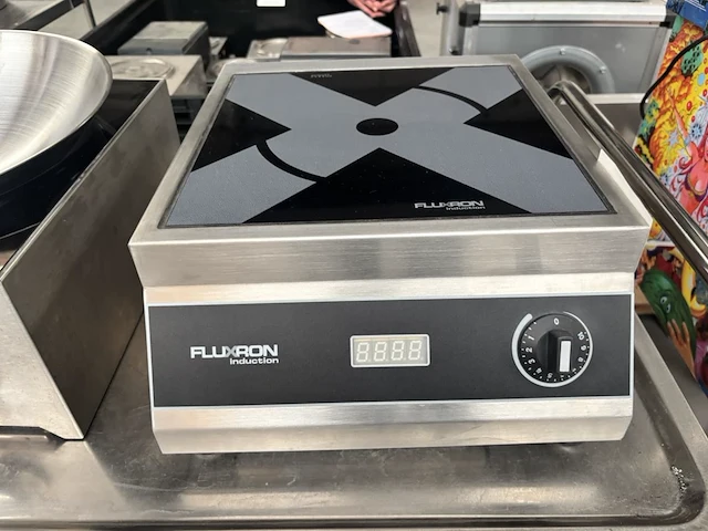 Fluxron inductie table top min-s 8kw heavy duty- bluetooth control - afbeelding 1 van  5