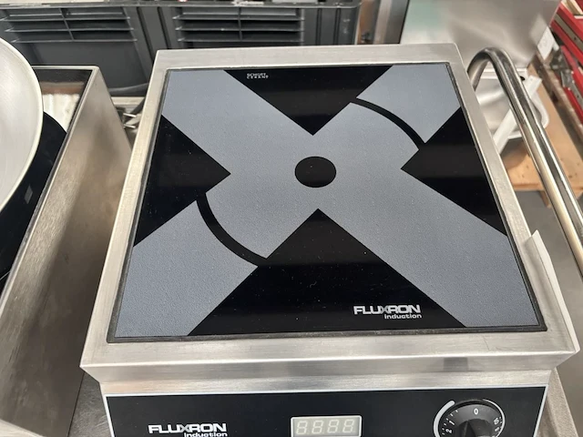 Fluxron inductie table top min-s 8kw heavy duty- bluetooth control - afbeelding 3 van  5