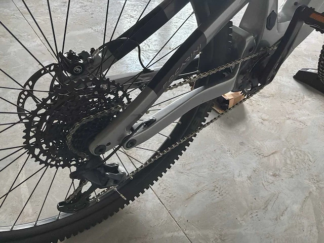Focarini nerone elektrische mountainbike ongebruikt - afbeelding 8 van  11
