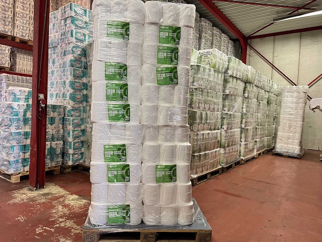 Focus - 1 pallet horeca rol - handdoekrol - poetspapier - poetsrol - schoonmaakpapier - overig hygiene uitrusting - afbeelding 1 van  2