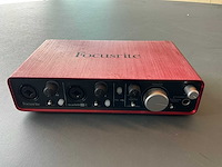 Focusrite scarlett 2i4 audio interface - afbeelding 1 van  2