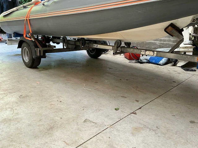 Foldable rib frib360 rubberboot met evinrude 35 pk, minn kota elektromotor en trailer - afbeelding 13 van  20