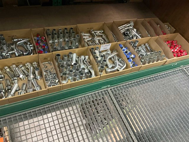 Fontan en fob partij hydrauliek componenten - afbeelding 1 van  5