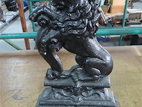 Fonten leeuw 37x25cm - afbeelding 1 van  4