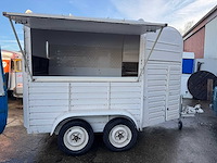 Food truck original - van à cheval