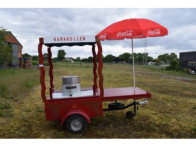 Foodtruck op aanhangwagen karakollen ketel inbegrepen - afbeelding 1 van  10