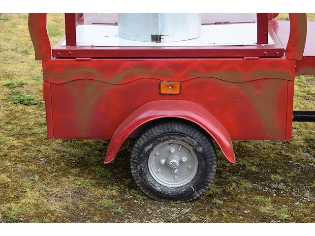 Foodtruck op aanhangwagen karakollen ketel inbegrepen - afbeelding 5 van  10