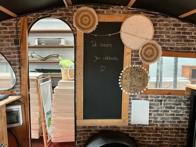 Foodtruck op ongeremde aanhangwagen - afbeelding 4 van  26
