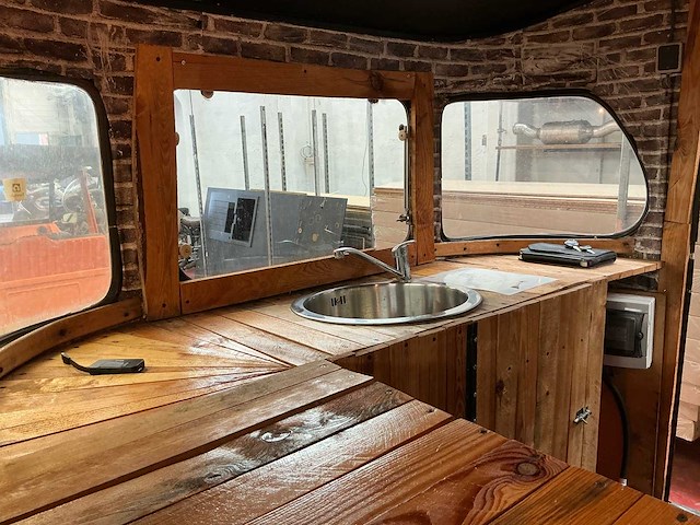 Foodtruck op ongeremde aanhangwagen - afbeelding 26 van  26