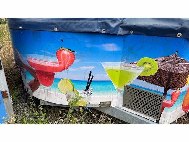 Foodtruck trailer bar parasol - afbeelding 2 van  10