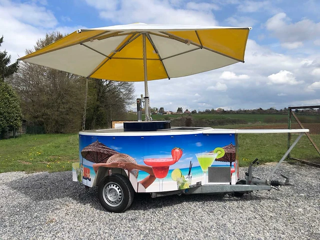 Foodtruck trailer bar parasol - afbeelding 1 van  10