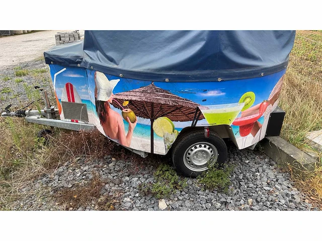 Foodtruck trailer bar parasol - afbeelding 4 van  10