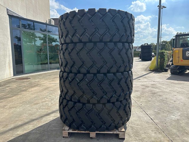 Forcestone - 2026 - 20.5-25 - wielladerbanden - afbeelding 3 van  9