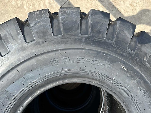 Forcestone - 2026 - 20.5-25 - wielladerbanden - afbeelding 7 van  9