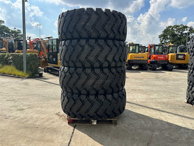Forcestone - 2026 - 23.5-25 - wielladerbanden - afbeelding 2 van  4
