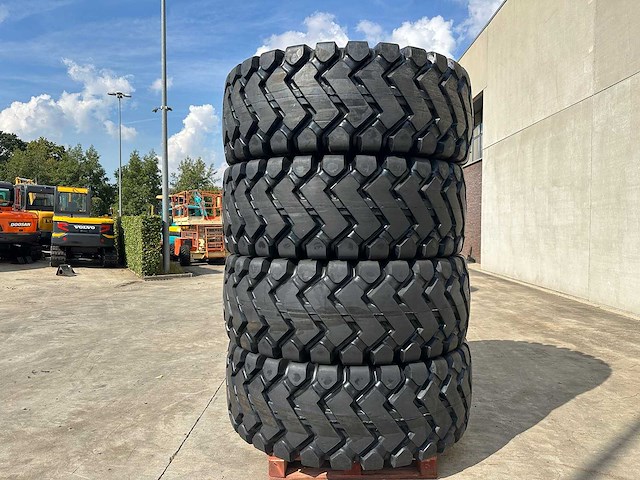 Forcestone - 2026 - 26.5-25 - wielladerbanden - afbeelding 4 van  9