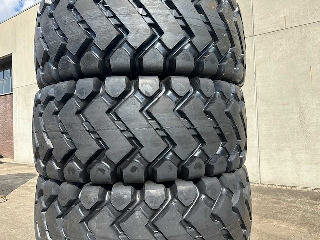 Forcestone - 2026 - 26.5-25 - wielladerbanden - afbeelding 9 van  9