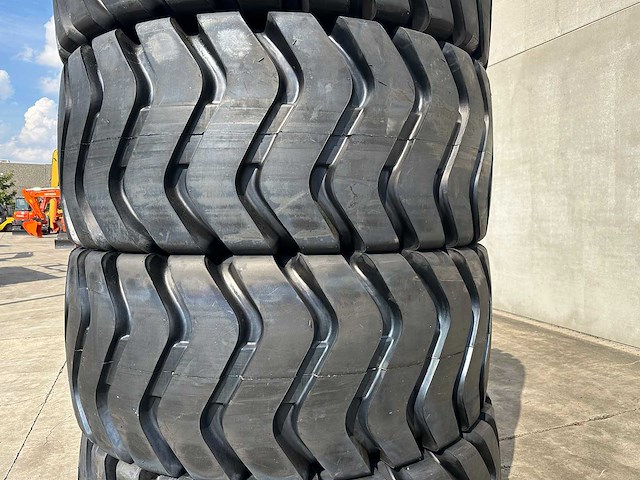 Forcestone - 2026 - 29.5-25 - wielladerbanden - afbeelding 9 van  9