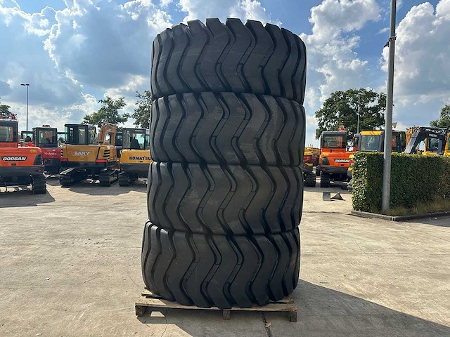 Forcestone - 2026 - 29.5-25 - wielladerbanden - afbeelding 3 van  9