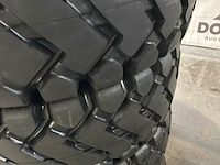 Forcestone e-3/l-3 band voor wiellader (4x) - afbeelding 6 van  10