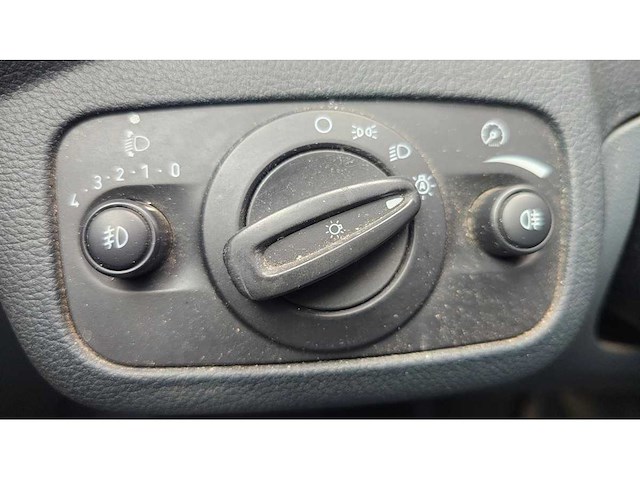 Ford - 11-11-2010 - grand c-max - personenauto - afbeelding 3 van  16