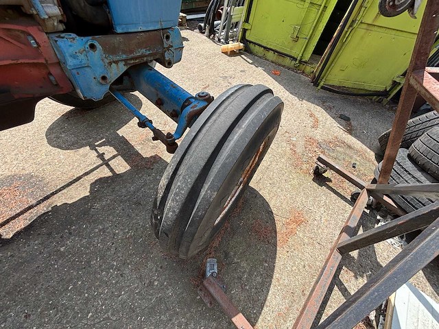 Ford - 1975 - 4000 6-y - oldtimer tractor - afbeelding 4 van  25
