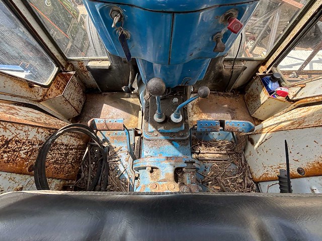 Ford - 1975 - 4000 6-y - oldtimer tractor - afbeelding 7 van  25