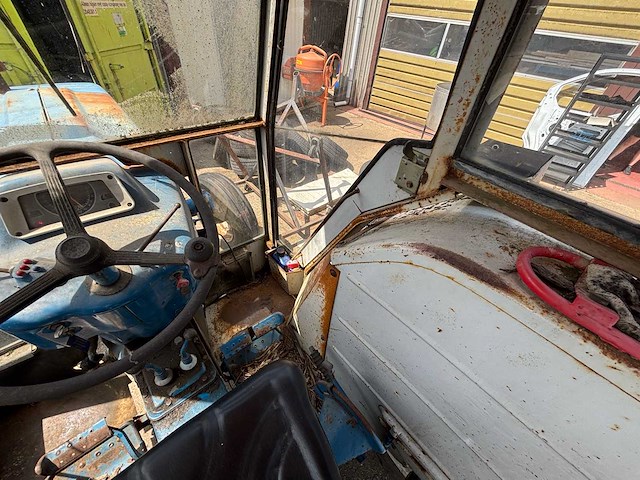Ford - 1975 - 4000 6-y - oldtimer tractor - afbeelding 9 van  25